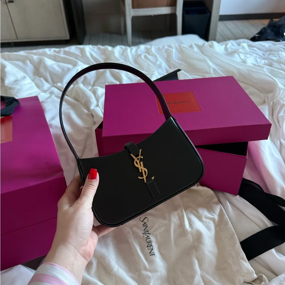 Saint Laurent Black Shoulder Bag with Gold Logo - Picture 2 of 2